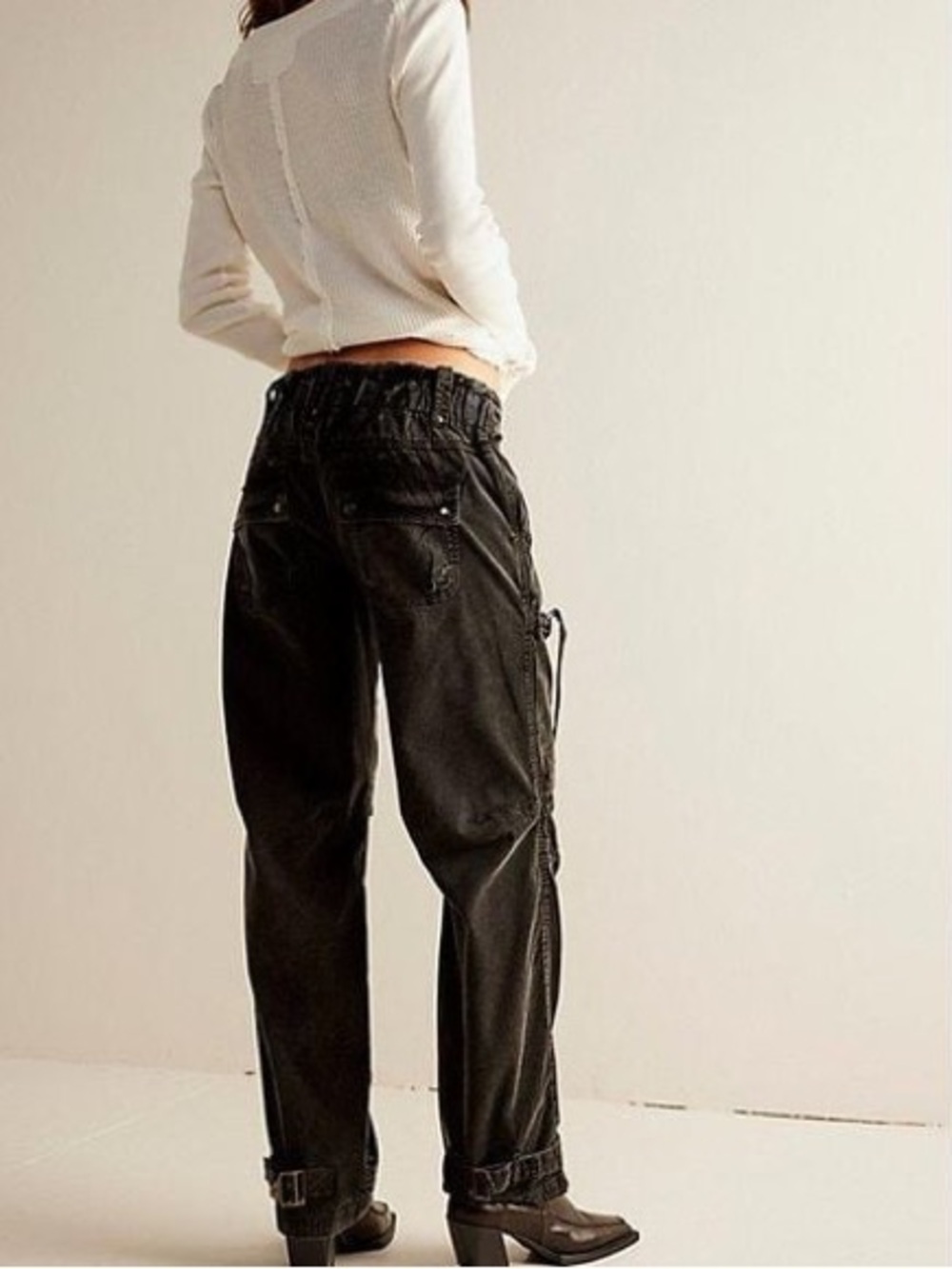 We The Free Can’t Compare Slouch Pants Jeans Cargo Distressed Faded Black - Picture 3 of 9